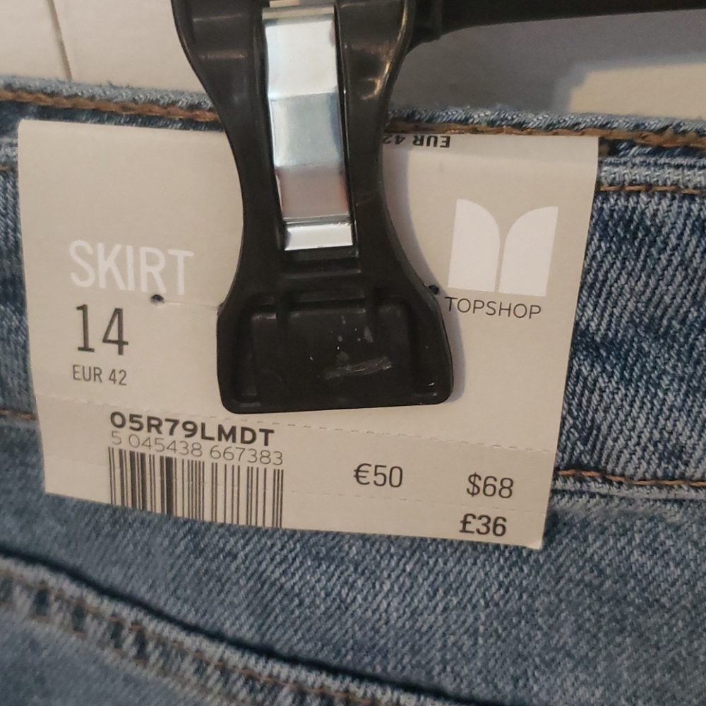 Jean skirt made by Topshop - Picture 3 of 4